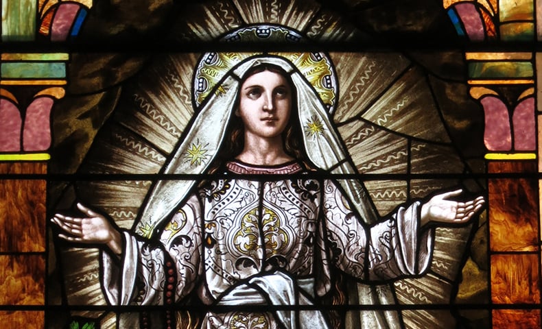 stained-glass-window-of-our-lady-of-rosary