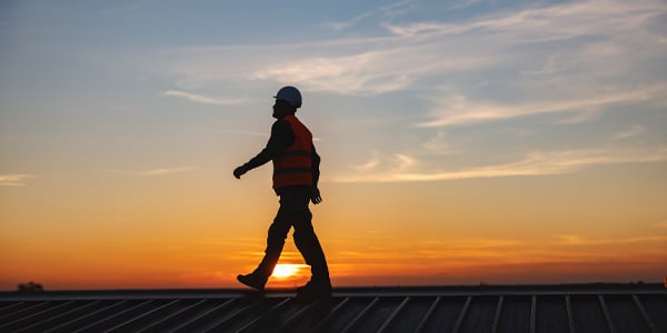 construction-worker-roof