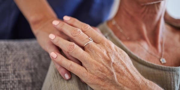 elderly-woman-hands