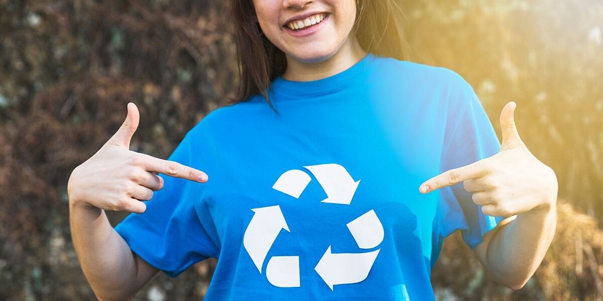girl_recycling_tshirt