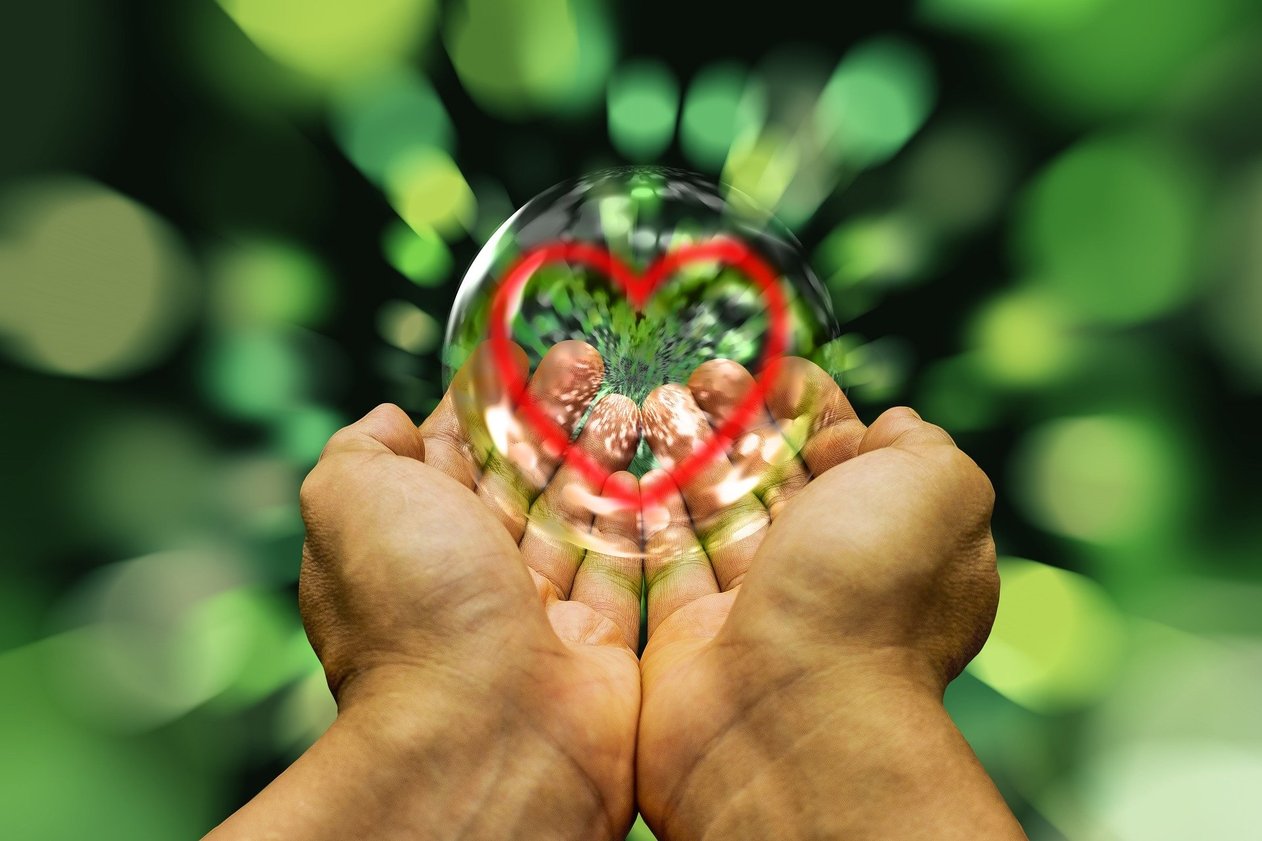 Hands holding a bubble with a heart in it./Image by Gerd Altmann from Pixabay