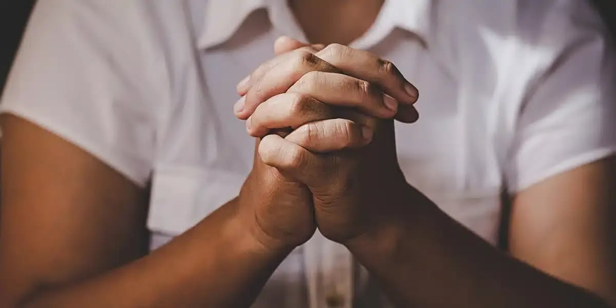 hands_folded_prayer