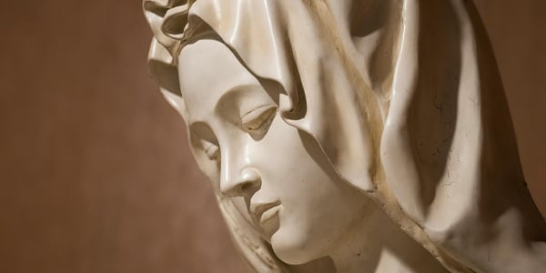 mary-statue-closeup