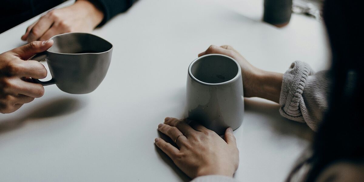 people_talking_coffee