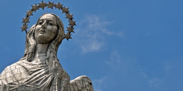 statue-mary-ecuador