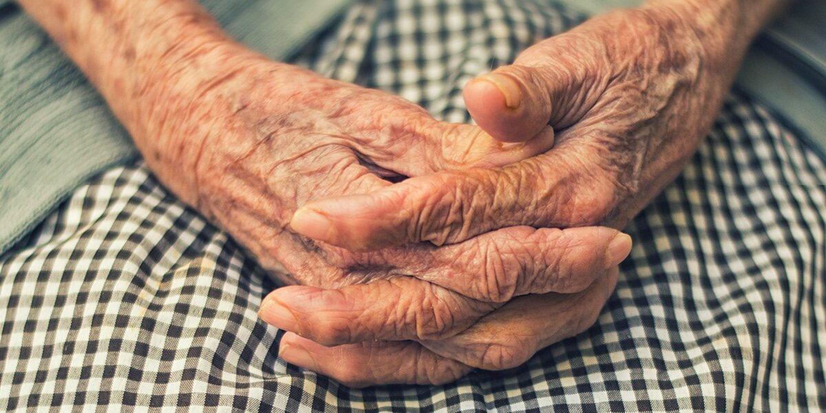 woman_elderly_hands