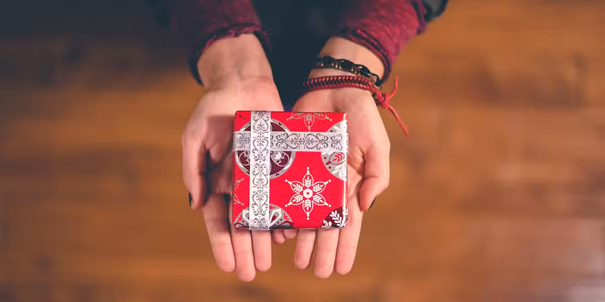 hands_gift_giving-1