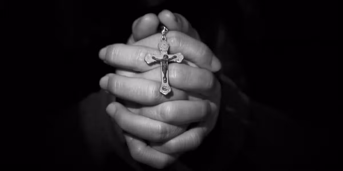 hands_prayer_rosary-1