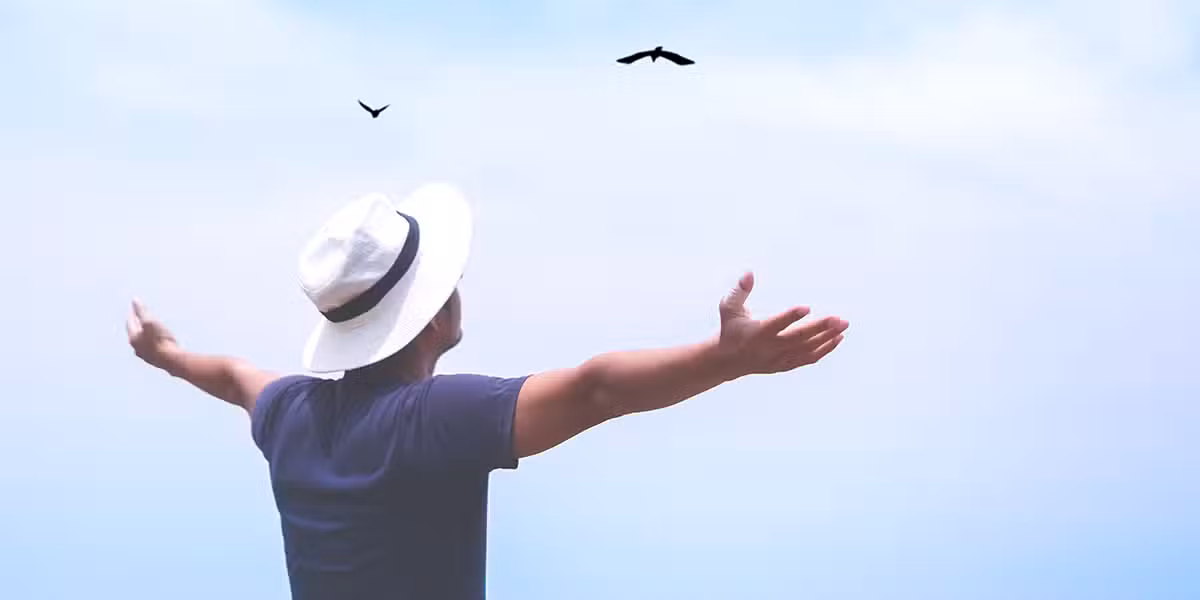 man_enjoying_freedom