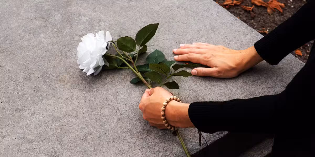 mother_grave_flower