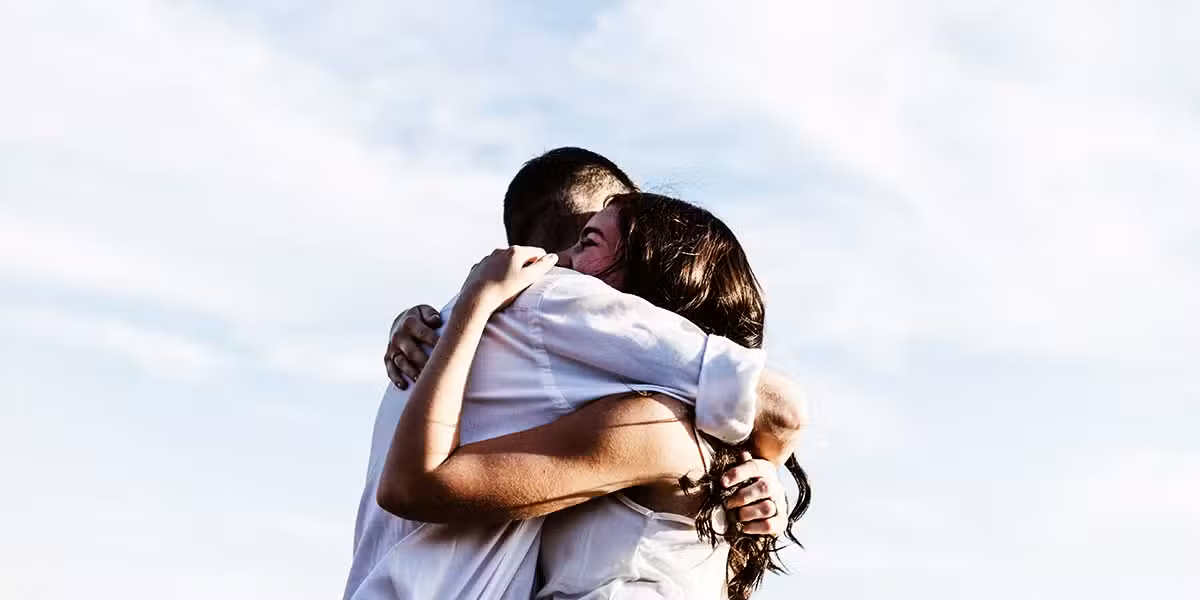 two_people_hugging