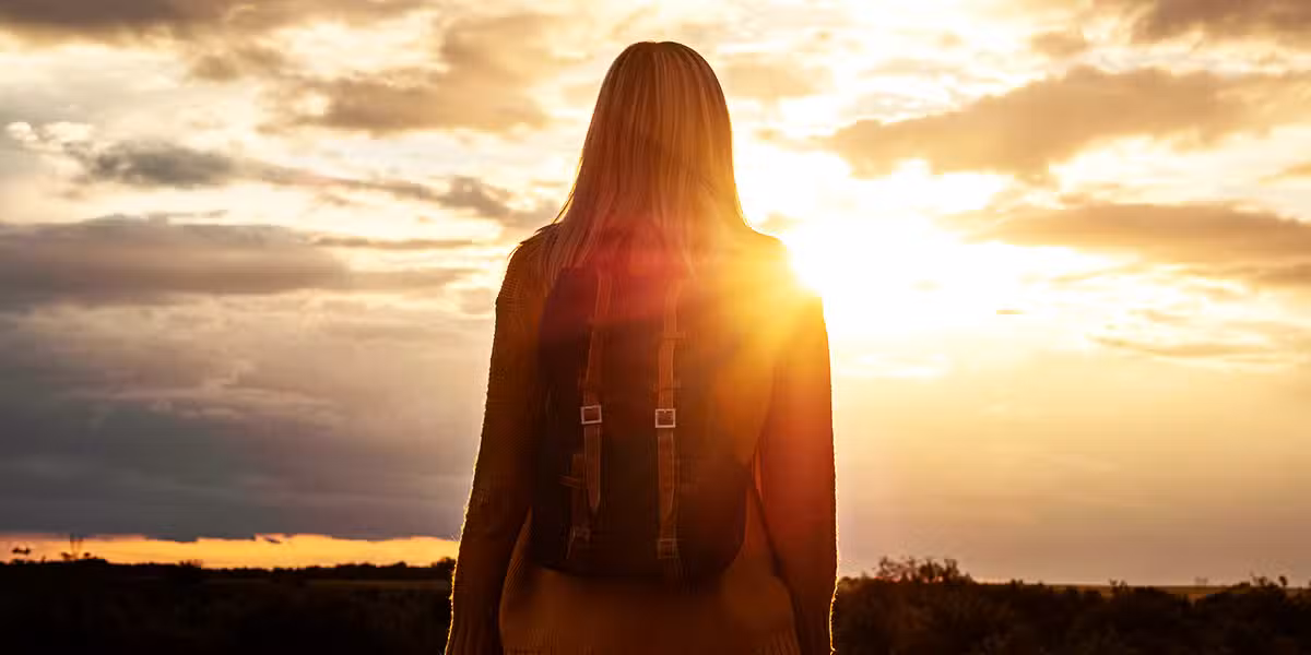 woman_bathed_sunlight