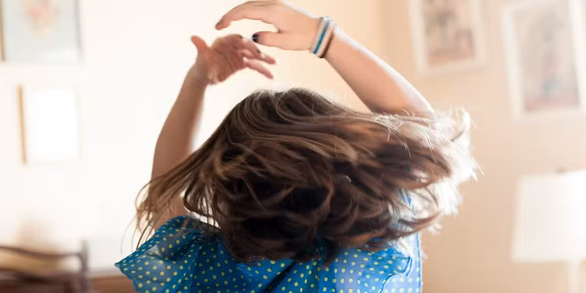 woman_dancing_circling