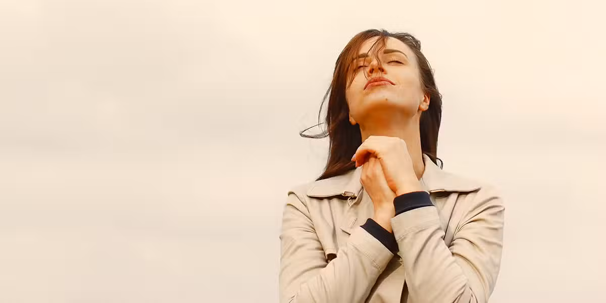 woman_folded_hands