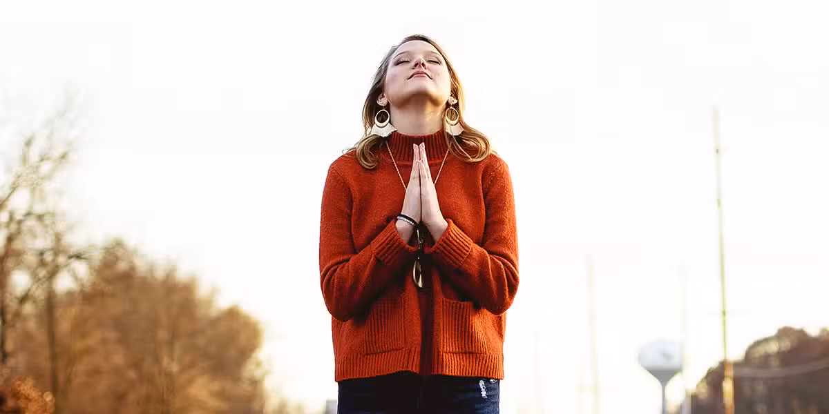 woman_hopeful_prayer