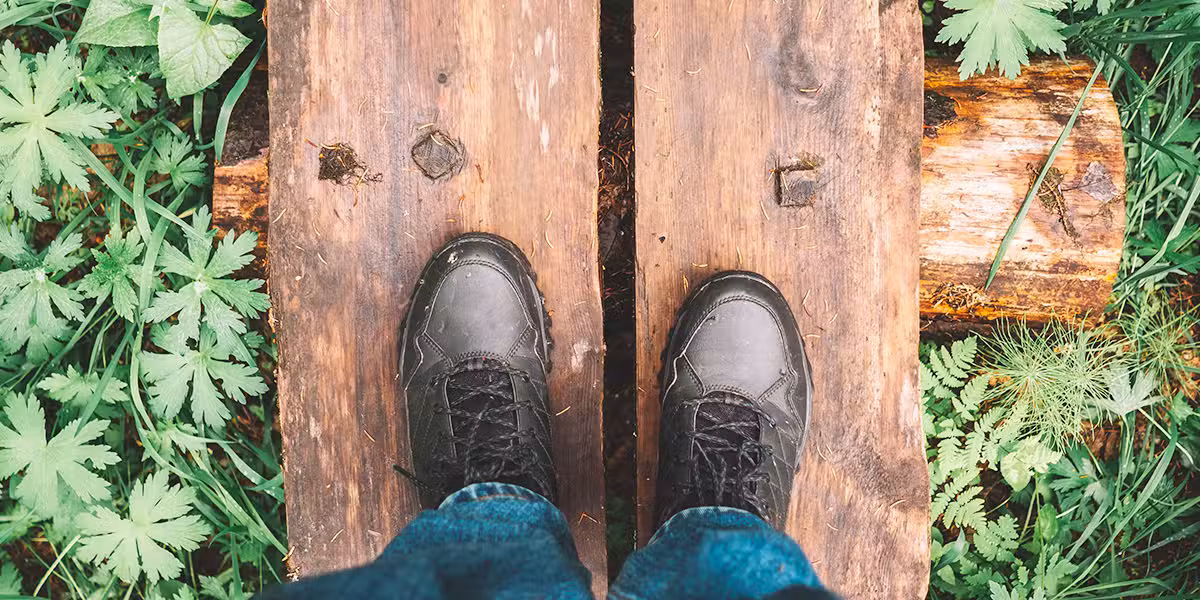 wood_path_shoes